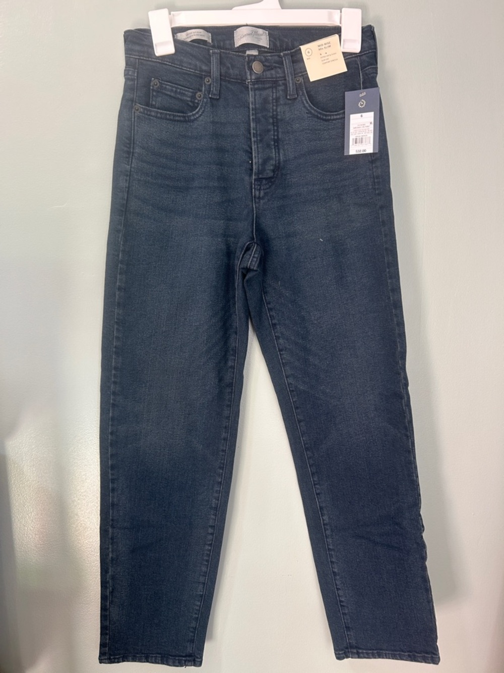 Universal Thread High-Rise Dark Wash Women's Jeans